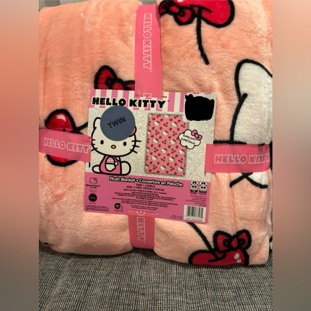 Hello kitty twin cherry blanket